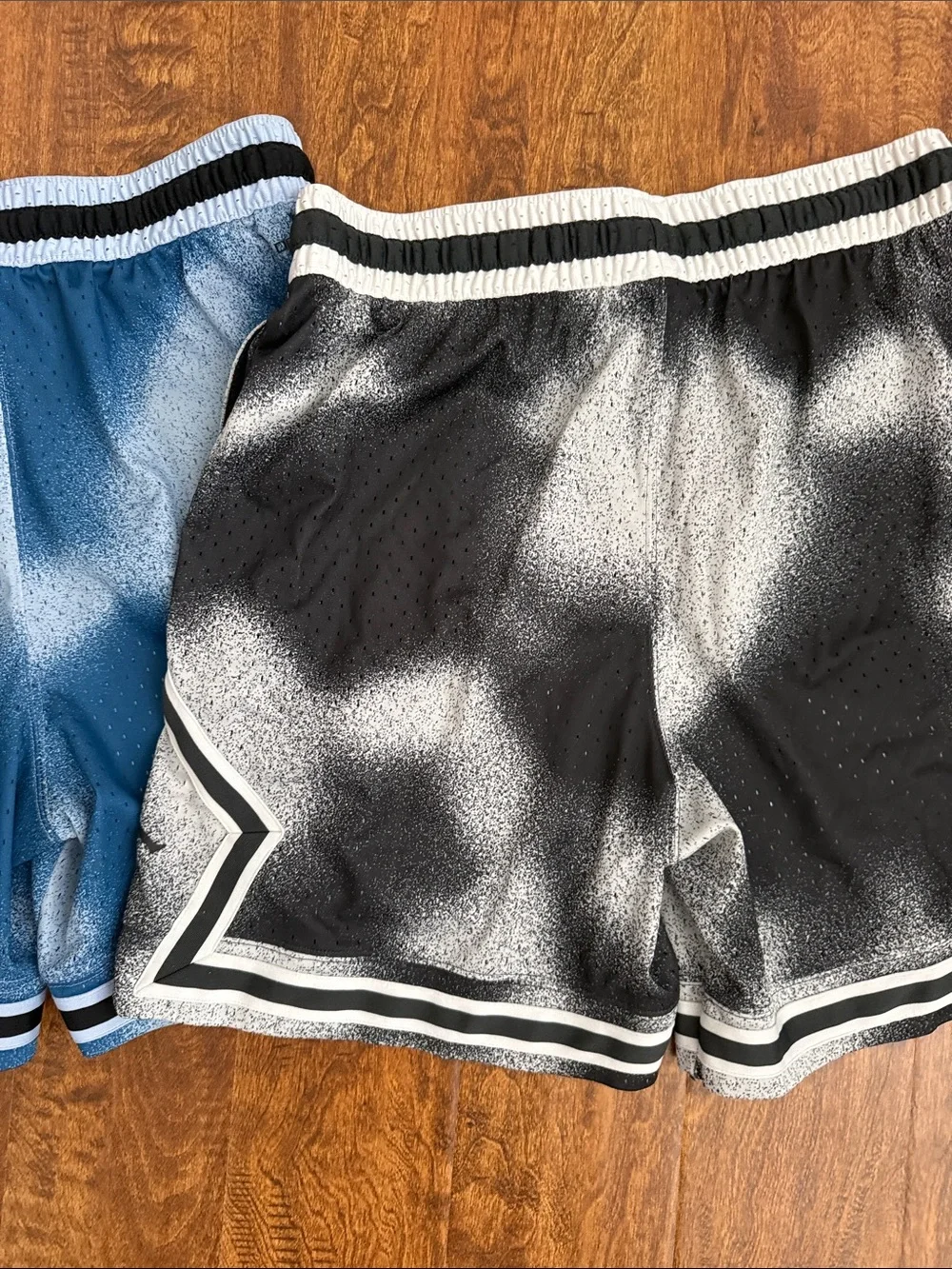 Jordan Men’s Blue and Black Spray-Print Athletic Shorts - Picture 13 of 16